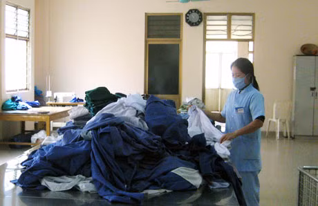 Khu vực giặt, sấy, khử quần áo của Bệnh viện Đa khoa tỉnh.