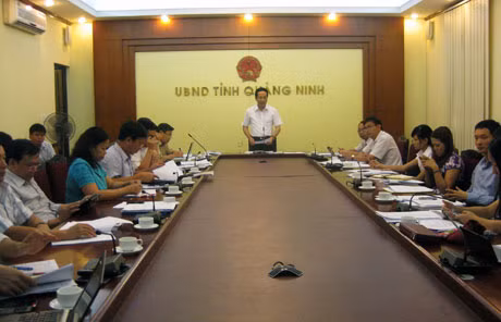 Đồng chí Nguyễn Văn Thành, Phó Chủ tịch UBND tỉnh kết luận cuộc họp