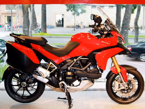 Ducati Multistrada 1200S chính hãng tại Việt Nam thuộc sở hữu của một khách hàng tại TP HCM.