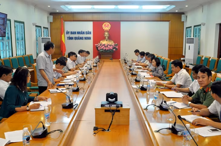 Quang cảnh buổi làm việc.