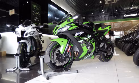 Bộ đôi siêu môtô Kawasaki ZX-10R 2017 tại Việt Nam.