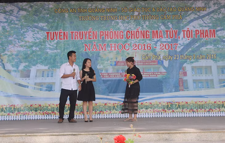 Tiểu phẩm tuyên truyền về phòng, chống ma túy do học sinh trường THPT Cẩm Phả thể hiện.