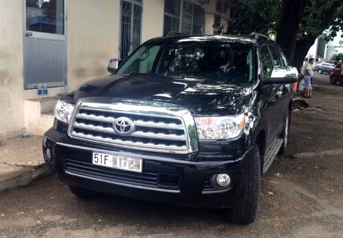Toyota Sequoia ra biển trắng tại Việt Nam. Ảnh: Hura Can.