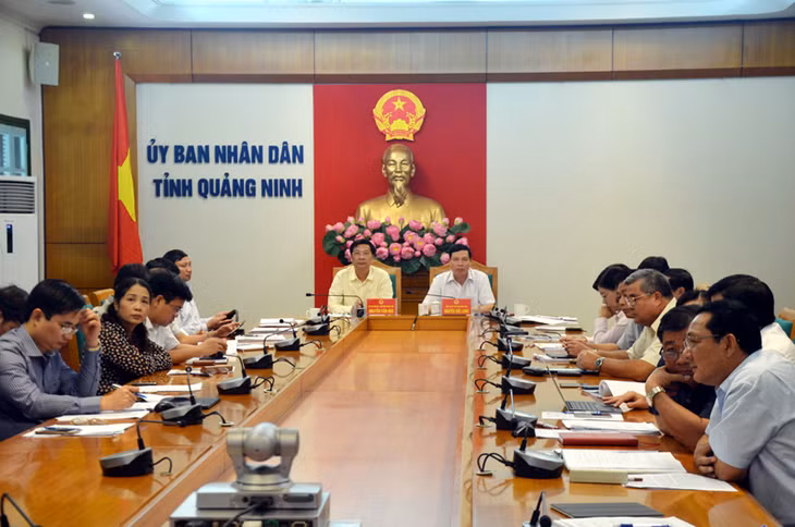 Quang cảnh hội nghị tại đầu cầu Quảng Ninh.