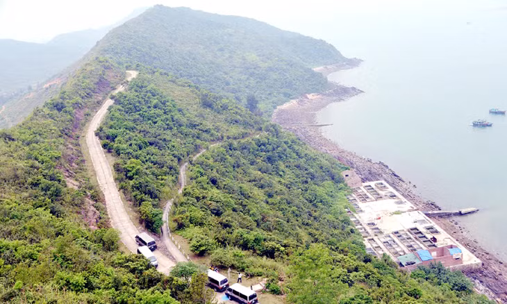 Đảo Vĩnh Thực (TP Móng Cái) nhìn từ trên cao xuống.