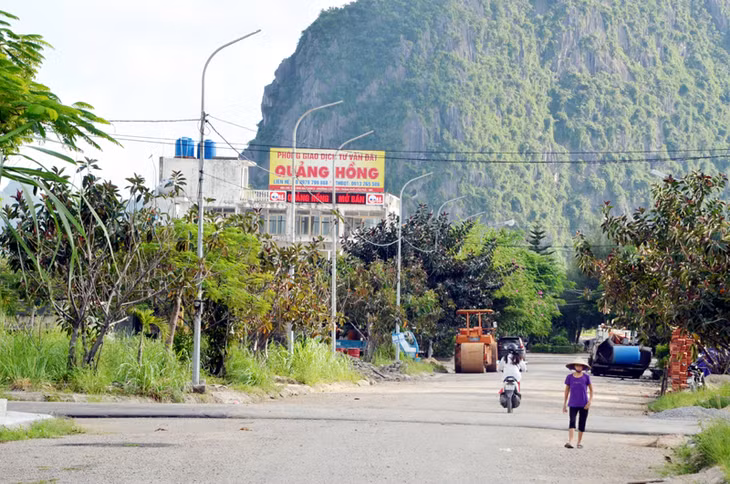 29 hộ dân ở khu đô thị Quảng Hồng, TP Cẩm Phả đang phải mua điện với giá 3.000 đồng/kWh.