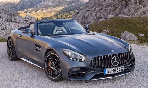 Mercedes-AMG GT C 2017 trình làng tại triển lãm xe hơi Paris đang diễn ra tại Pháp.