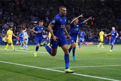 Slimani đánh đầu ghi bàn duy nhất của trận đấu. Ảnh: Reuters