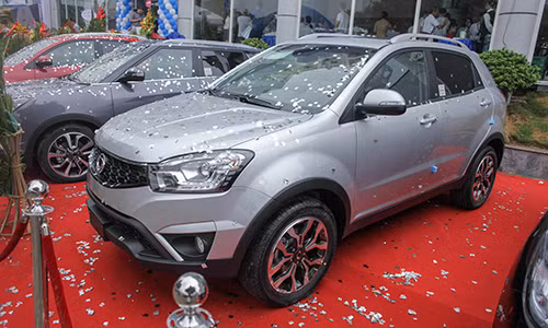 Ssangyong Korando giá từ 957 triệu đồng.