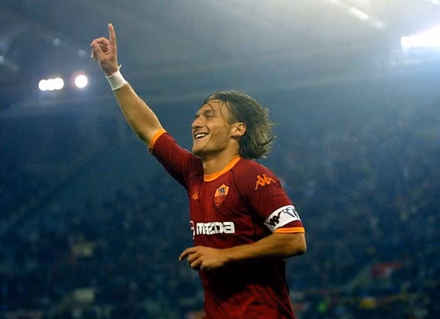  Totti là cây đại thụ của bóng đá Italia. Ảnh: Internet.