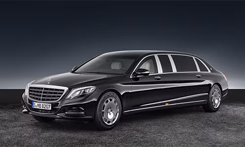 Phiên bản Guard của Mercedes-Maybach S600 Pullman.