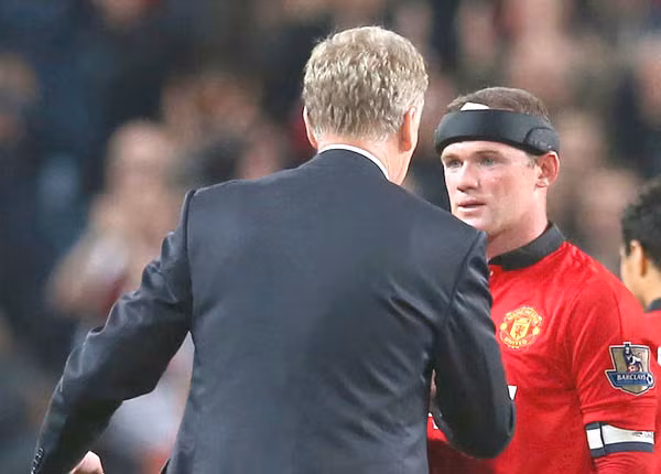 Rooney đang là niềm cảm hứng trên hàng công Man United
