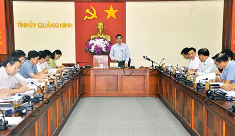 Đồng chí Phạm Minh Chính, Uỷ viên T.Ư Đảng, Bí thư Tỉnh uỷ phát biểu kết luận hội nghị.