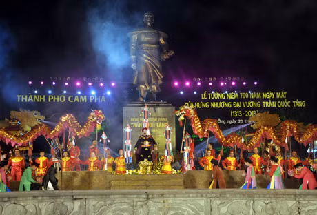 Diễn thần tích về Hưng Nhượng Vương Trần Quốc Tảng giới thiệu cuộc đời, sự nghiệp của ông và khi ông hóa, được tôn làm thần chủ đền Cửa Ông ngày nay.