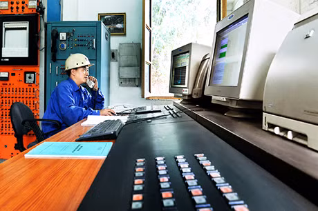Trung tâm theo dõi khí mỏ do Chính phủ Nhật Bản trao tặng Công ty Than Mạo Khê năm 2003 trị giá 20 tỷ đồng.