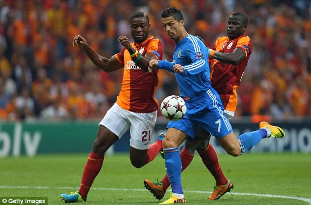 Ronaldo quyết gắn bó cùng Real Madrid