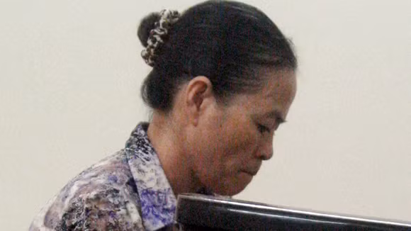  Phạm Thị Mai Khanh lúc chờ tòa tuyên án