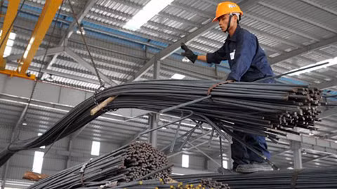 8 tháng đầu năm 2013, Việt Nam đã nhập khẩu 6,2 triệu tấn sắt thép các loại (Ảnh: Cafeland)