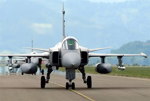 Chiến đấu cơ JAS 39 Gripen của hãng Saab có thể được dùng để "vay mượn" công nghệ cho chiến đấu cơ nội địa TF-X của Thổ Nhĩ Kỳ.