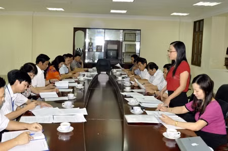 Đoàn giám sát Ban Văn hóa – Xã hội HĐND tỉnh làm việc tại Bảo hiểm xã hội tỉnh và Bệnh viện đa khoa tỉnh.