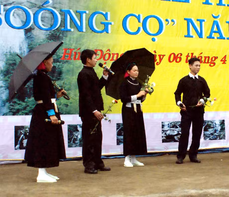 Lễ hội Soóng Cọ của đồng bào dân tộc Sán Chỉ xã Húc Động (ngày 16-3 âm lịch hàng năm) là một trong những hoạt động văn hoá tiêu biểu của bà con dân tộc nơi đây. Ảnh: NGUYỄN CƯỜNG