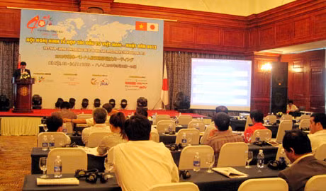 Quảng cảnh hội nghị.