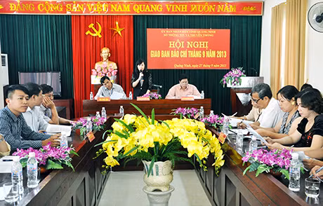 Lãnh đạo Sở Thông tin và Truyền thông phát biểu tại hội nghị