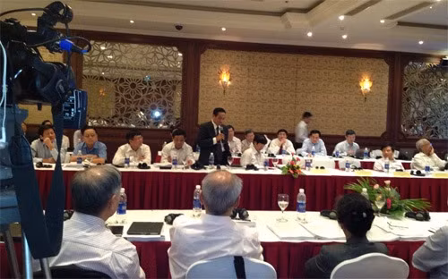 Tại Diễn đàn Kinh tế Mùa thu 2013, TS. Trần Du Lịch dự báo, năm 2014 nền kinh tế vẫn chưa thể ra khỏi giai đoạn trì trệ. 
