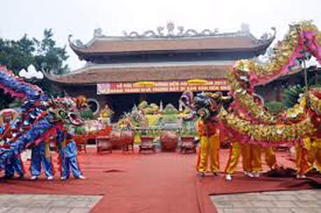 Lễ hội Đền An Sinh diễn ra thường niên thu hút nhiều du khách. Ảnh: Tư liệu Báo Quảng Ninh