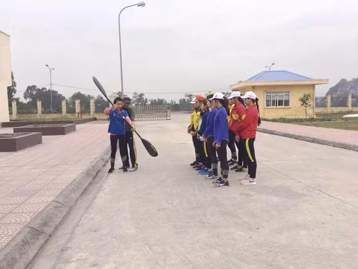 Đội tuyển đua thuyển Canoeing tập huấn tại Hải Phòng