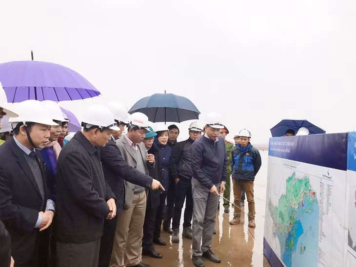 Đoàn công tác của Uỷ ban Các vấn đề về xã hội của Quốc hội khảo sát tại Vân Đồn