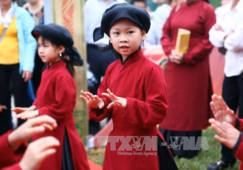 Tiết mục hát xoan của huyện Đoan Hùng (Phú Thọ). Ảnh: TTXVN