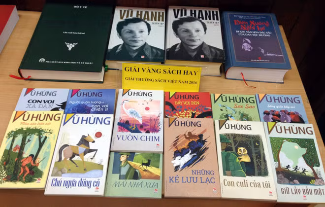 12 cuốn trong Bộ sách này xuất bản năm 2015 và 2016 từng được trao giải Vàng sách Hay năm 2016 của Hội xuất bản. Ảnh: internet.
