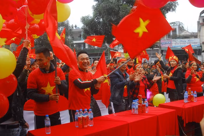 Tất cả đều chung một niềm vui như trong ngày hội lớn.