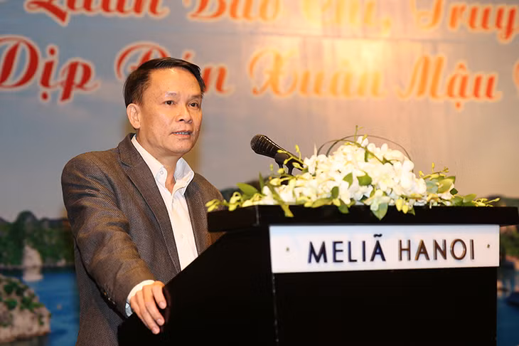Đồng chí Nguyễn Đức Lợi, Ủy viên Trung ương Đảng, Tổng Giám đốc Thông tấn xã Việt Nam bày tỏ cảm ơn trước sự quan tâm, giúp đỡ của lãnh đạo Tỉnh Quảng Ninh đối với các cơ quan thông tấn, báo chí.