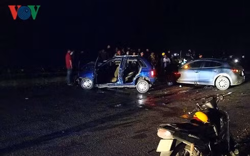Hiện trường vụ tai nạn giao thông làm 6 người thương vong.