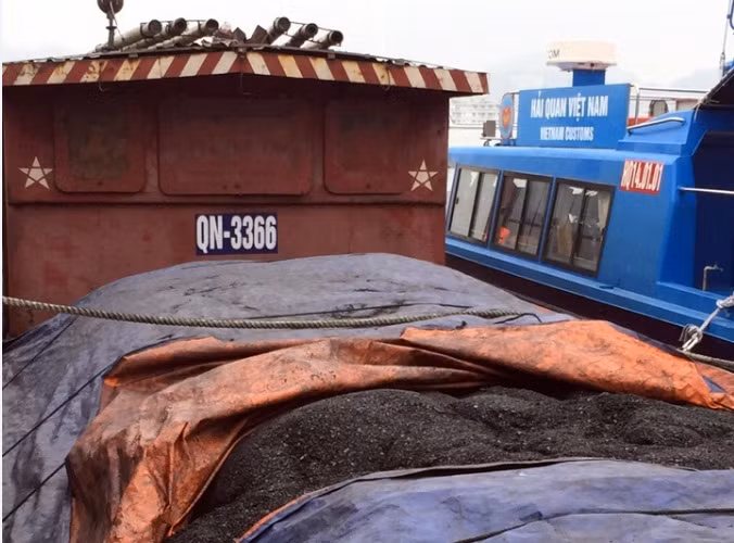 Phương tiện cùng 47,92 tấn than bị Đội KSHQ số 2 tạm giữ
