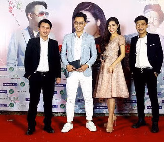 Đạo diễn Tạ Huy Cường cùng 3 diễn viên chính: Minh "tít", Linh Lê, Trung "ruồi"