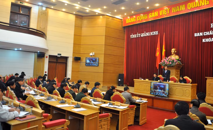 Quang cảnh Hội nghị Ban Chấp hành Đảng bộ tỉnh khóa XIV- lần thứ 21.
