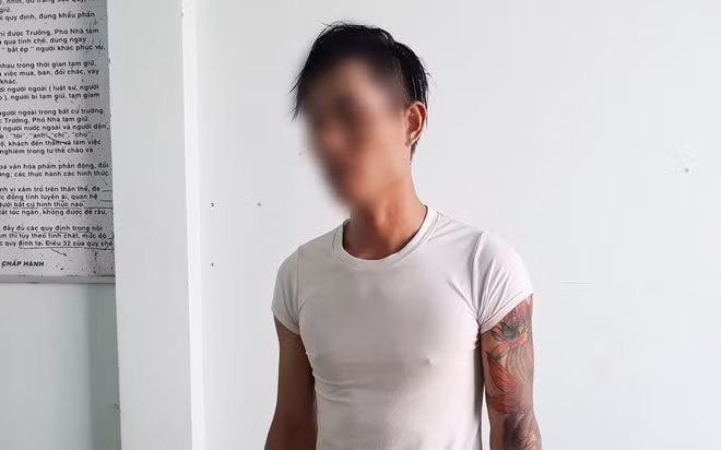 Đối tượng Nguyễn Trọng Khương tại cơ quan điều tra. (Ảnh: Nguyễn Thành/TTXVN)