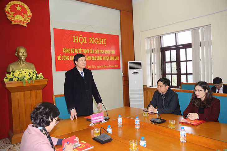 Đồng chí Nguyễn Đức Long, Phó Bí thư Tỉnh ủy, Chủ tịch UBND tỉnh phát biểu tại lễ trao quyết định.