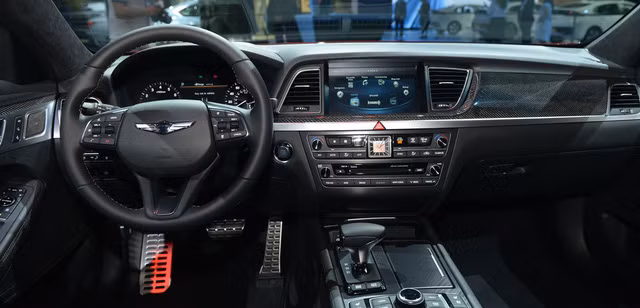 Khoang nội thất bên trong Genesis G80 Sport 2018. Ảnh: USCarnews.
