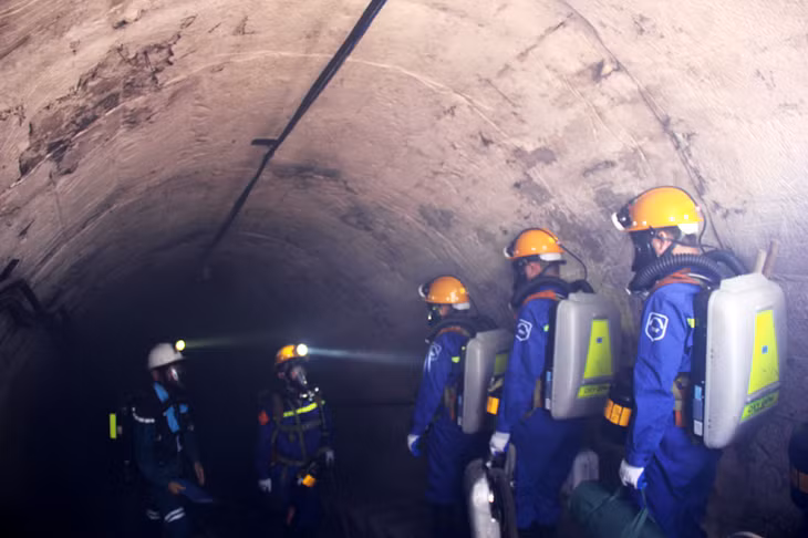 Lãnh đạo Tập đoàn kiểm tra công tác ATVSLĐ tại Công ty than Hà Tu
