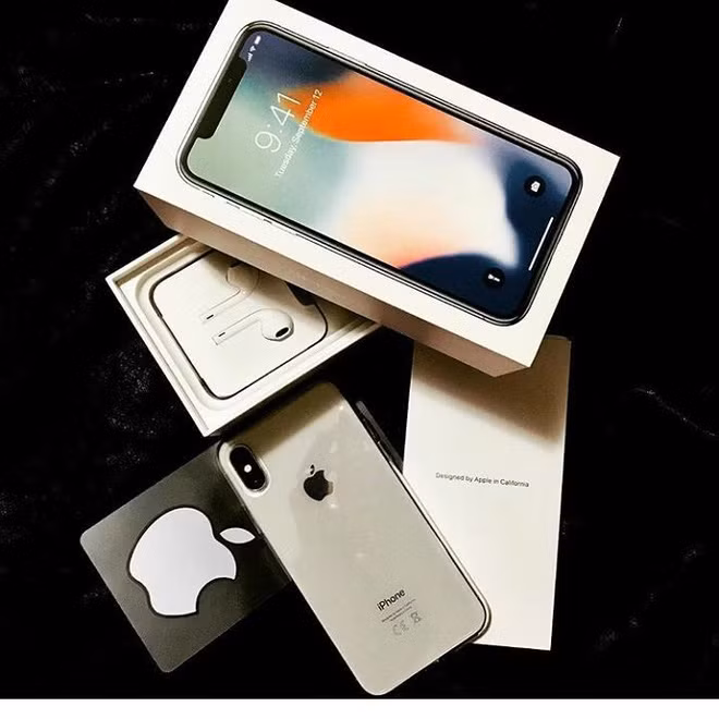 Giá iPhone X giảm mạnh trước Tết.
