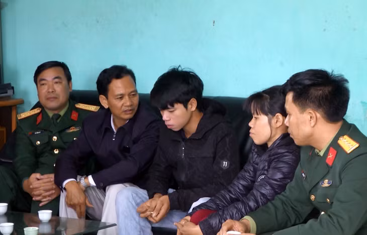 Các ban ngành, đoàn thể đến động viên thăm hỏi công dân 