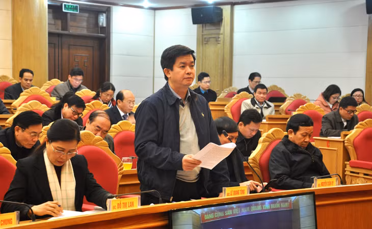 Đồng chí Lê Quang Tùng, Ủy viên dự khuyết Ban Chấp hành T.Ư Đảng, Phó Chủ tịch UBND tỉnh, phát biểu tại buổi làm việc.