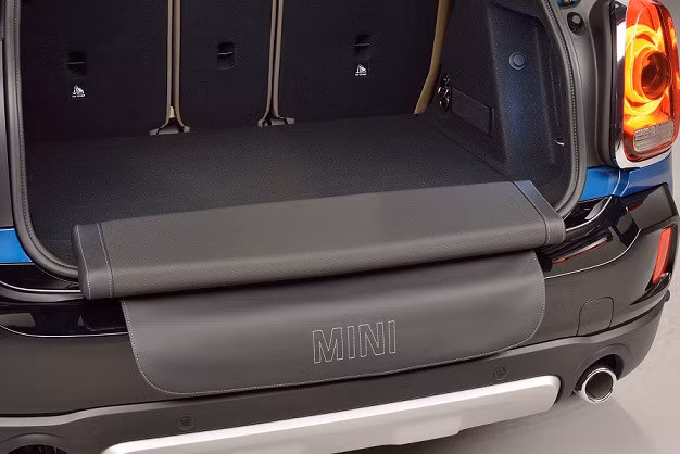 Nội thất có thể tuỳ biến theo cá tính cũng như độ chịu chơi của chủ xe. Ảnh: MINI.
