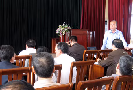 Đồng chí Vũ Văn Hợp, Phó Chủ tịch UBND TP Hạ Long kết luận tại hội nghị.