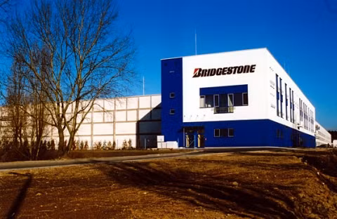 Theo Bridgestone, việc xây dựng nhà máy mới tại Việt Nam là cần thiết để đáp ứng nhu cầu tiêu thụ lốp xe con đang ngày càng gia tăng hiện nay.