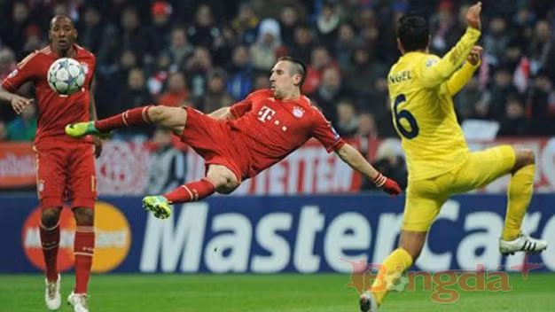 Franck Ribery lập một cú đúp